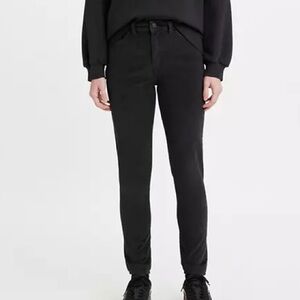 NWT Levi’s Black Corduroy 721 High Rise High Waist Skinny Jeans (size 32 x 30)